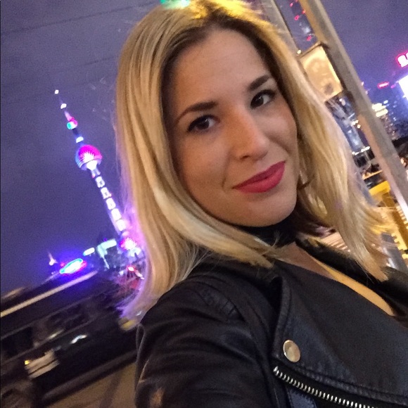 Meet your Posher, Amy - Picture 3 of 7